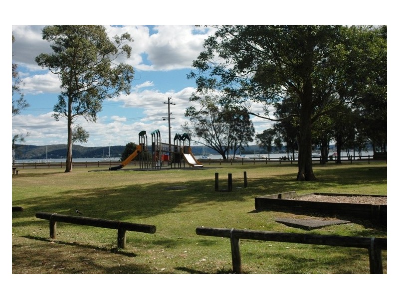 65a Patrick Crescent, Saratoga NSW 2251