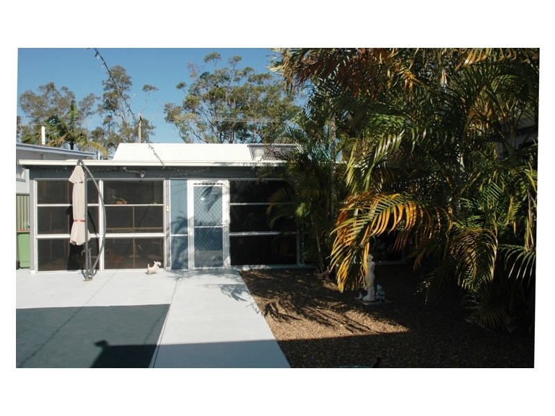 15 Paringa Ave, Davistown NSW 2251