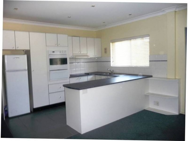 8/9 Ficus Ave, Avoca Beach NSW 2251