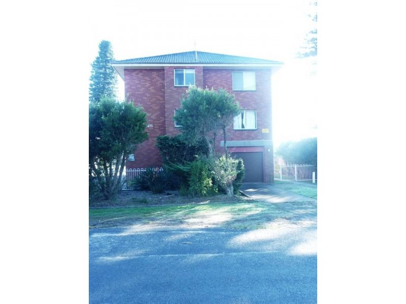 8/9 Ficus Ave, Avoca Beach NSW 2251