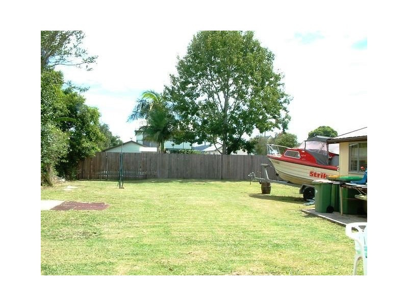 18 MIRREEN AVENUE, Davistown NSW 2251