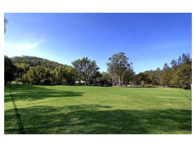 40 Broadwater Dr, Saratoga NSW 2251