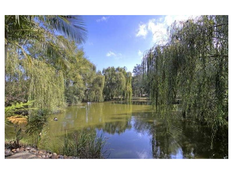 40 Broadwater Dr, Saratoga NSW 2251