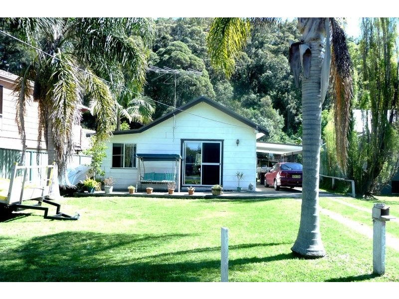 64 HENDERSON, Saratoga NSW 2251