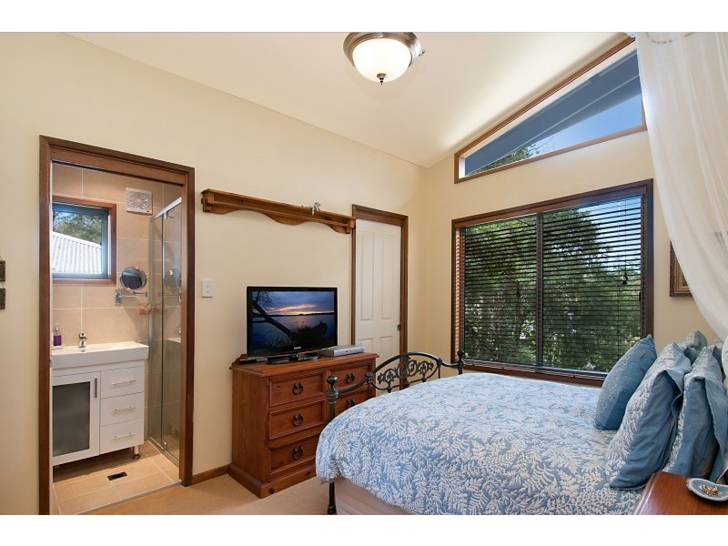 86 Henderson, Saratoga NSW 2251