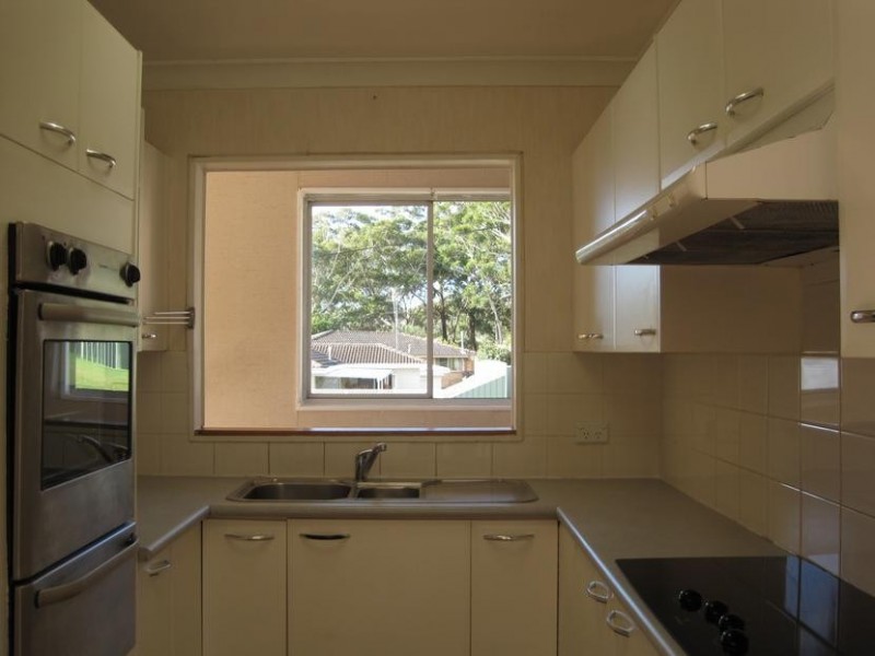 36 Joan St, Forresters Beach NSW 2260