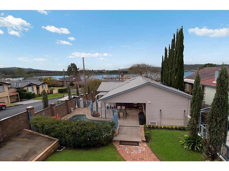 80 Albany St, Point Frederick NSW 2250