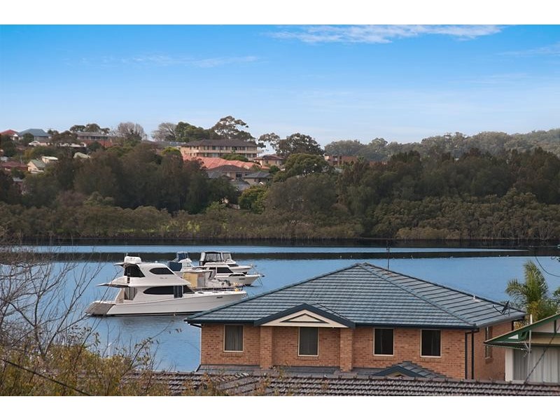 80 Albany St, Point Frederick NSW 2250