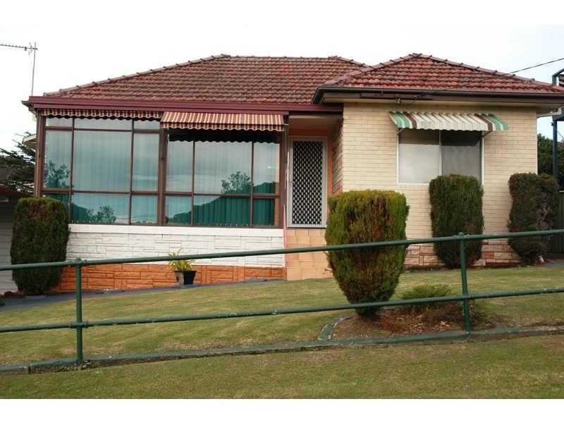 36 Mimosa Ave, Saratoga NSW 2251