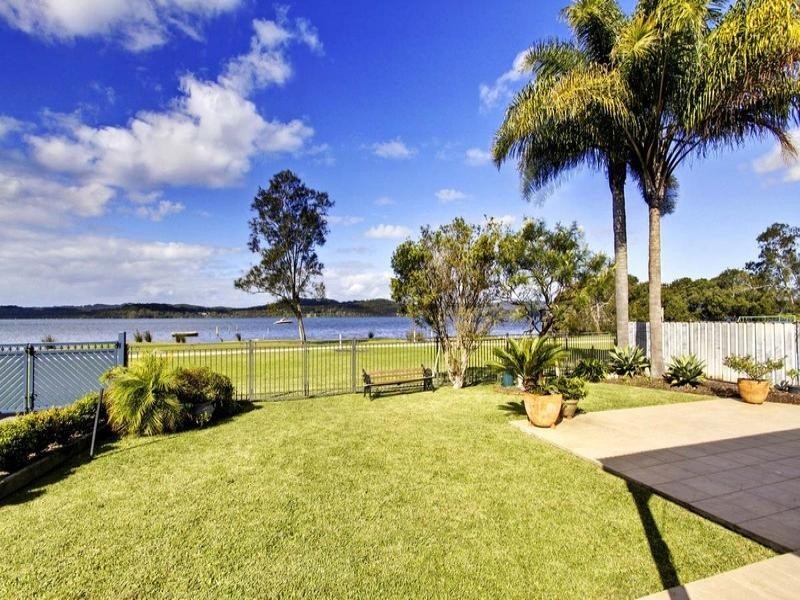 102 Broadwater Dr, Saratoga NSW 2251
