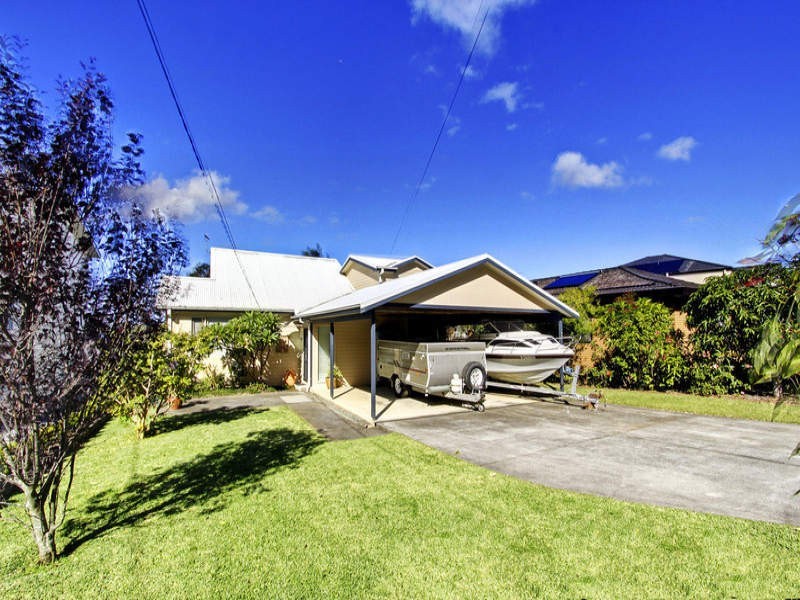 102 Broadwater Dr, Saratoga NSW 2251