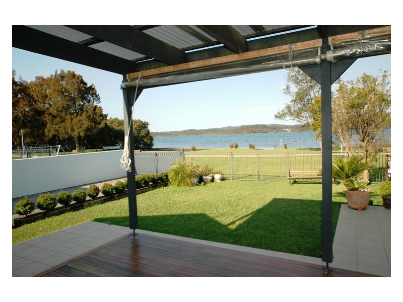 102 Broadwater Dr, Saratoga NSW 2251