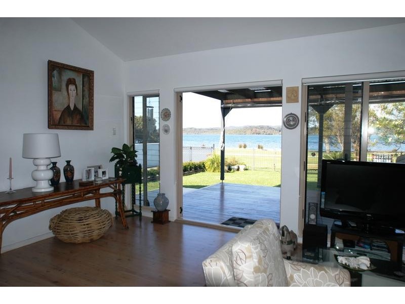 102 Broadwater Dr, Saratoga NSW 2251