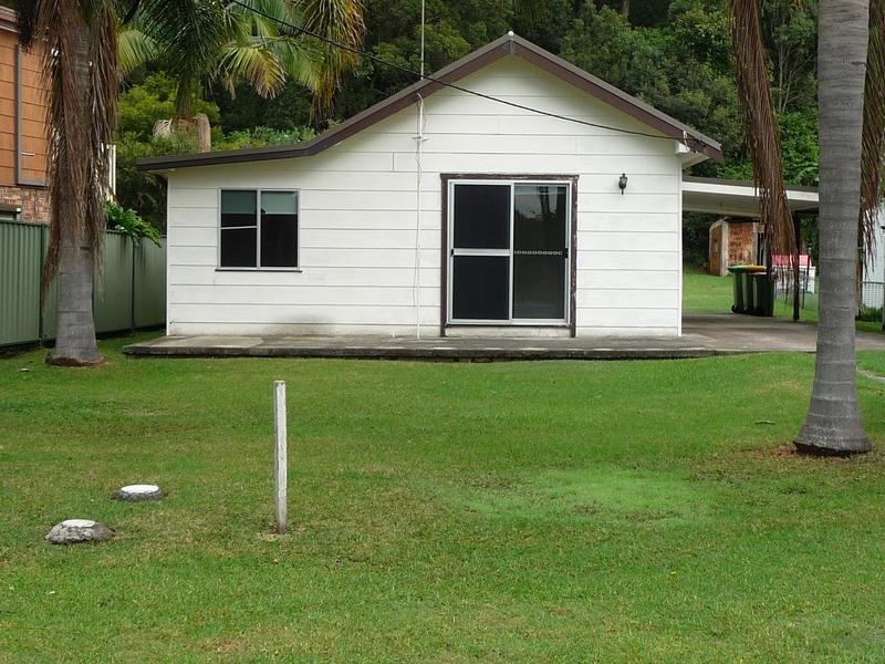 64 Henderson Rd, Saratoga NSW 2251