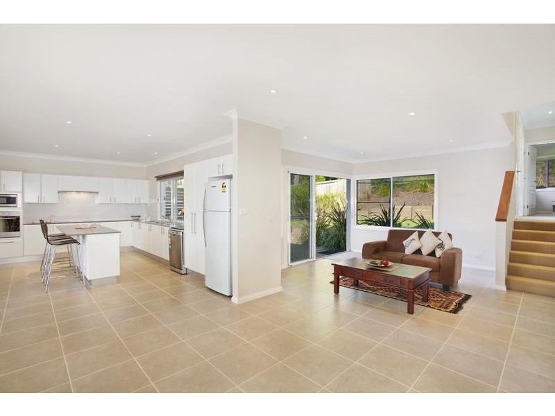 99 Broadwater Dr, Saratoga NSW 2251