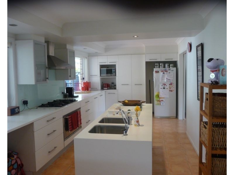 6 Koolang Rd, Green Point NSW 2251