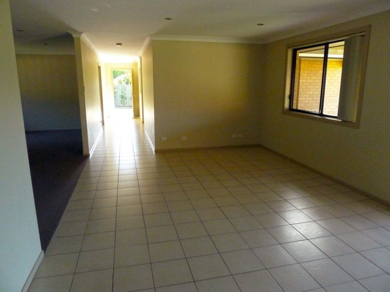 20 Meredith Pl, Green Point NSW 2251