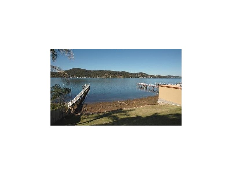 2/19 Caroline Street, East Gosford NSW 2250