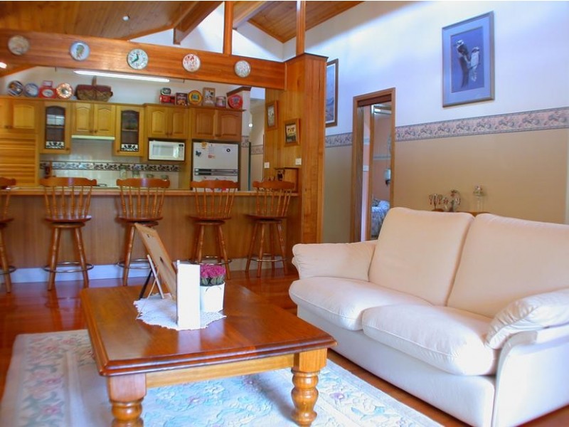 4 Elvys Ave, Saratoga NSW 2251