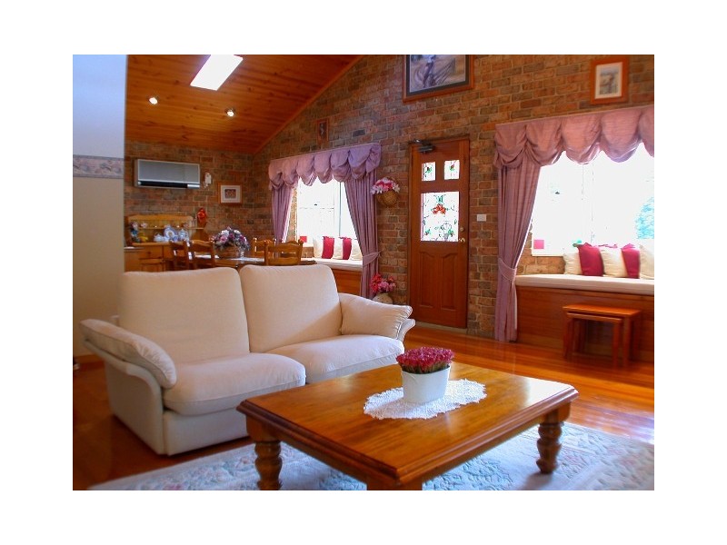 4 Elvys Ave, Saratoga NSW 2251