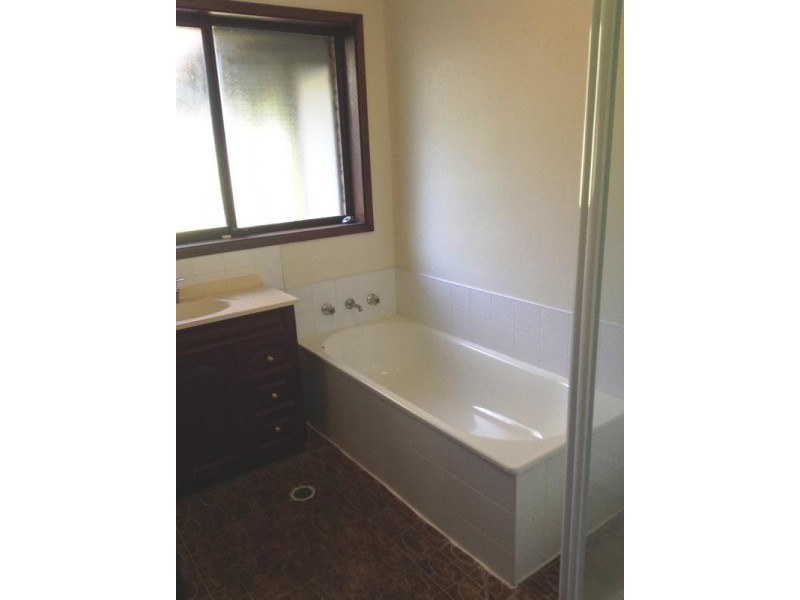 9 Centennial Ave, Saratoga NSW 2251