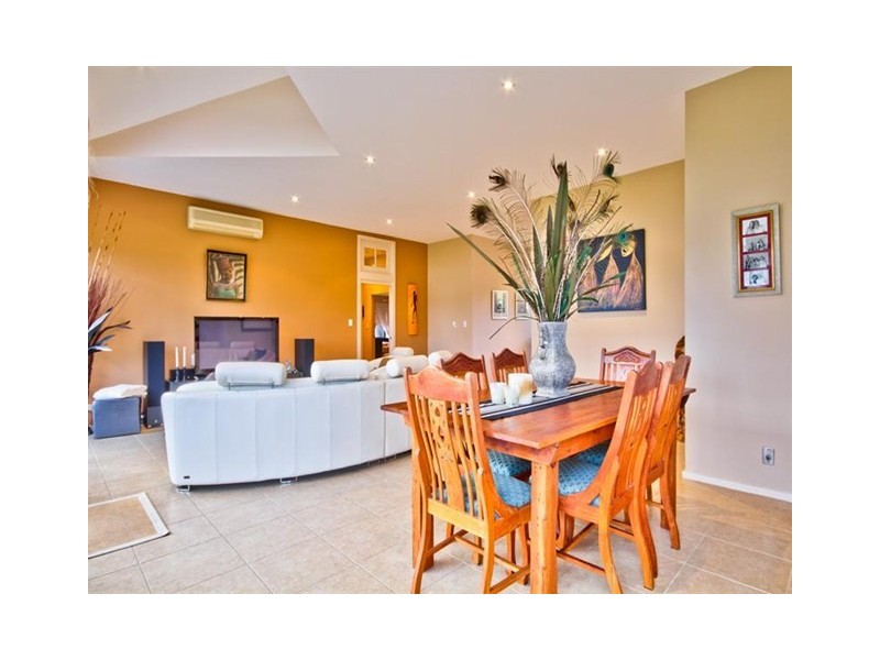 2 Davis Ave, Davistown NSW 2251