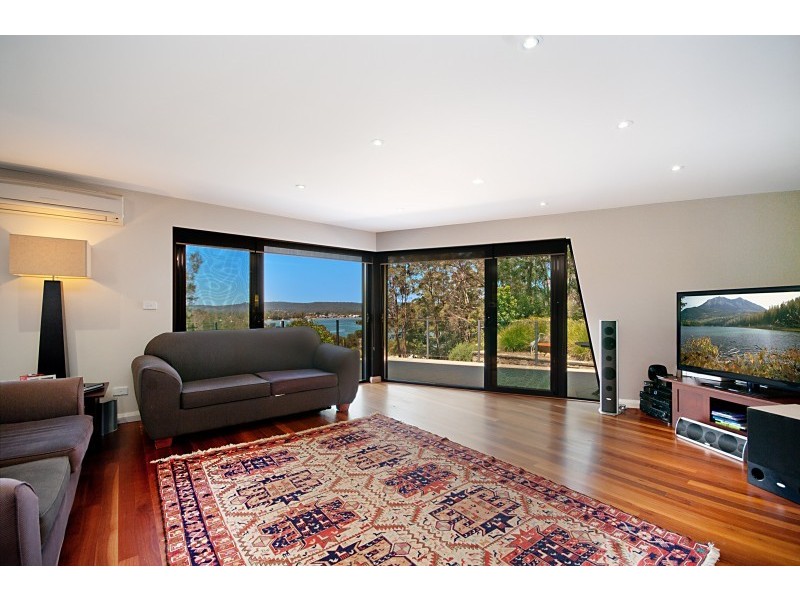 78 Henderson Rd, Saratoga NSW 2251