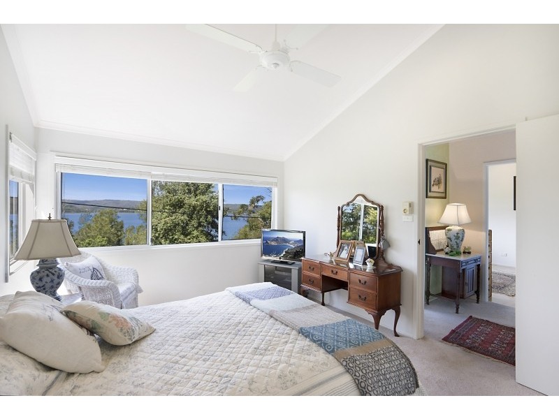 143 Broadwater Dr, Saratoga NSW 2251