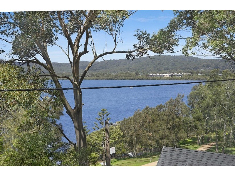 143 Broadwater Dr, Saratoga NSW 2251