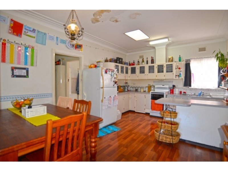 4 Edgewater Ave, Green Point NSW 2251
