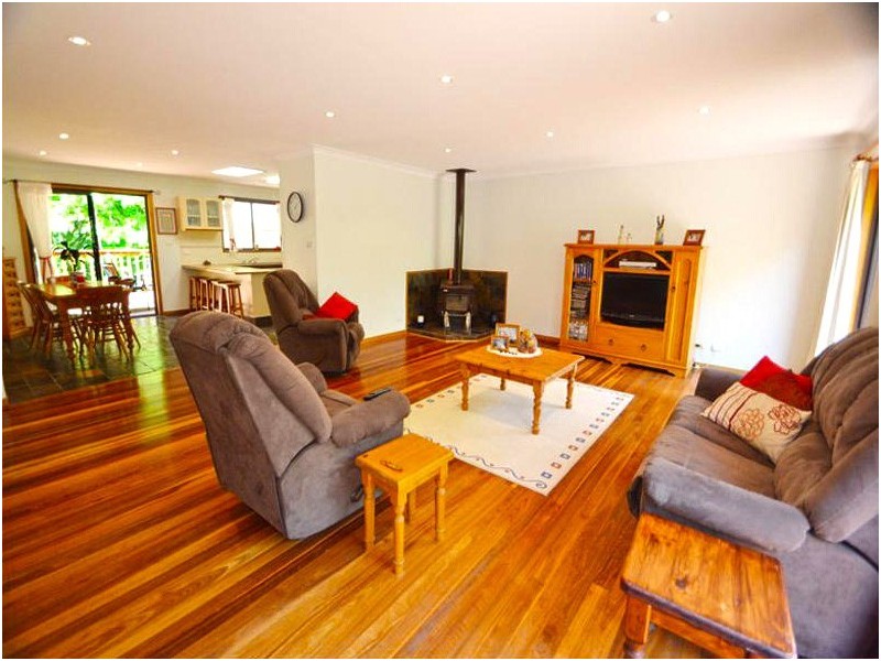 113 Lakeshore Dr, North Avoca NSW 2260