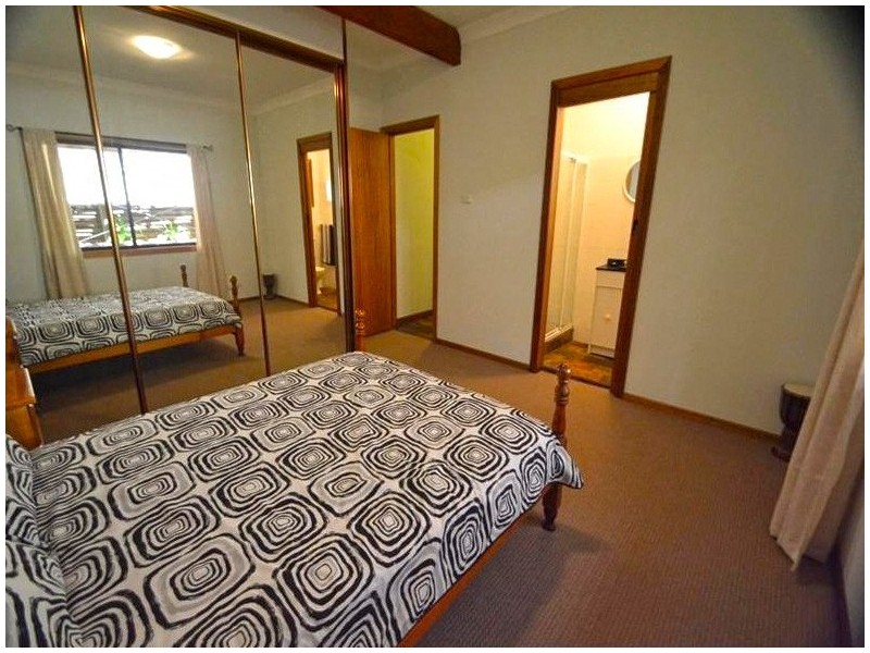 113 Lakeshore Dr, North Avoca NSW 2260