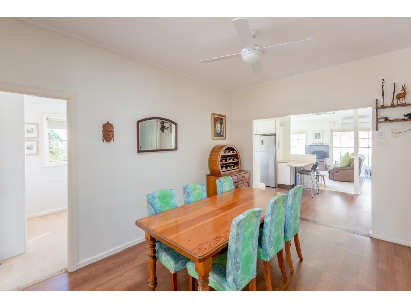 8 Mirreen Ave, Davistown NSW 2251