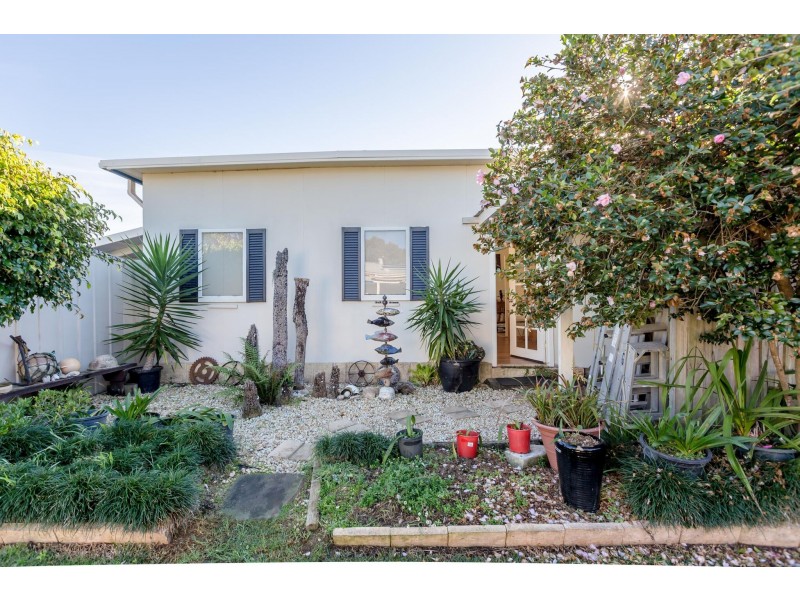 8 Mirreen Ave, Davistown NSW 2251