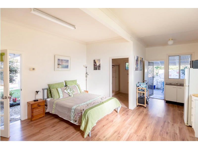 8 Mirreen Ave, Davistown NSW 2251