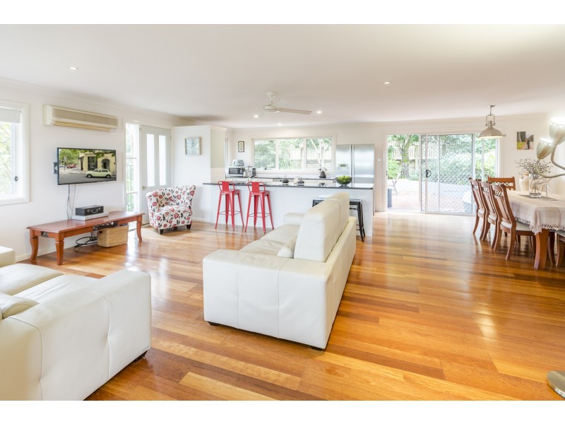 41 Plateau Rd, North Gosford NSW 2250