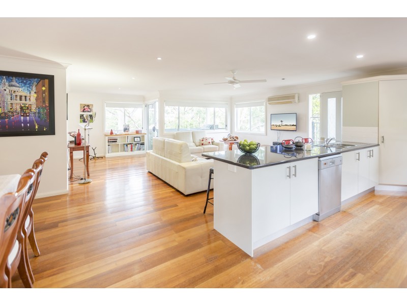 41 Plateau Rd, North Gosford NSW 2250