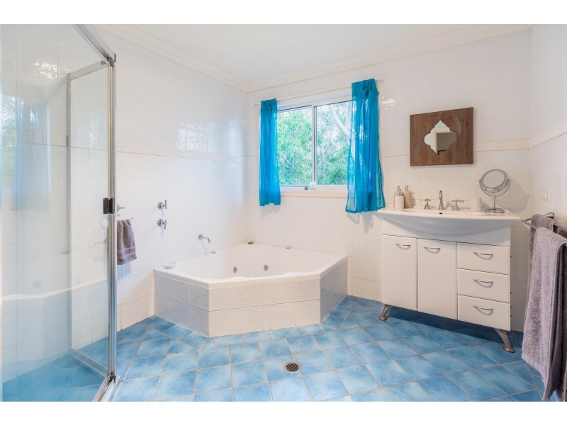 41 Plateau Rd, North Gosford NSW 2250