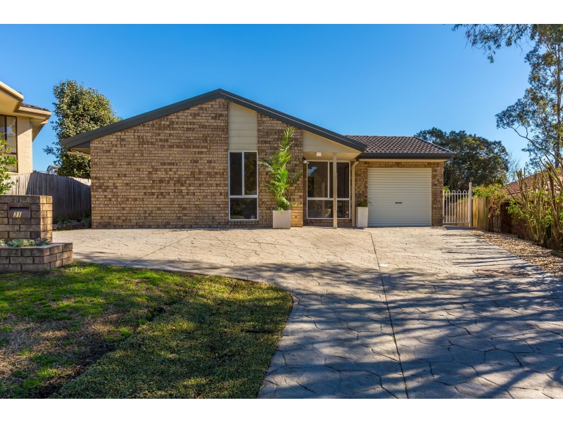 31 Woodport Close, Green Point NSW 2251