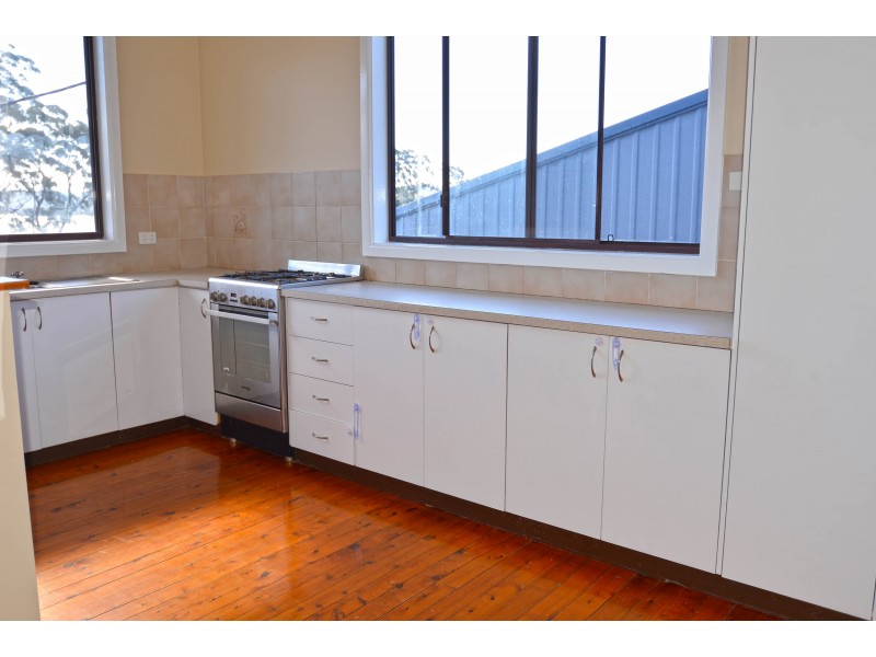 6 Wilkie King Ave, Saratoga NSW 2251