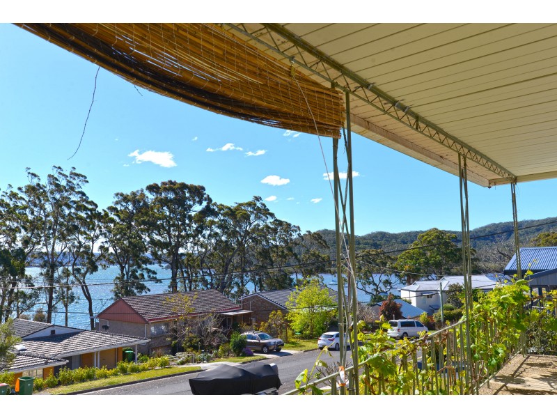 6 Wilkie King Ave, Saratoga NSW 2251