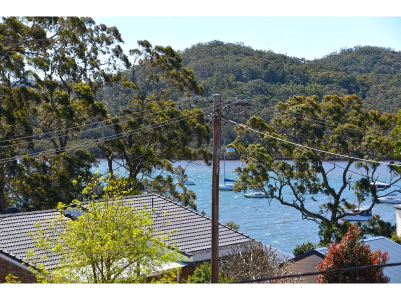 6 Wilkie King Ave, Saratoga NSW 2251