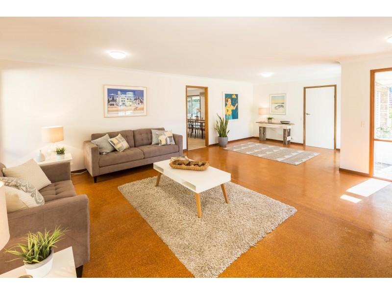 31 Woodport Close, Green Point NSW 2251