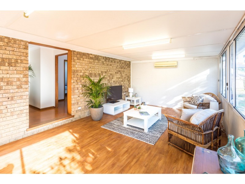 31 Woodport Close, Green Point NSW 2251