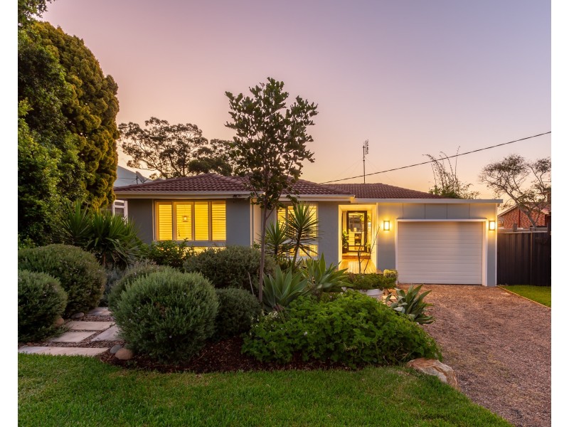 61 Patrick Cr, Saratoga NSW 2251