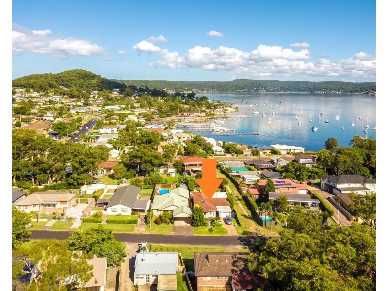 61 Patrick Cr, Saratoga NSW 2251