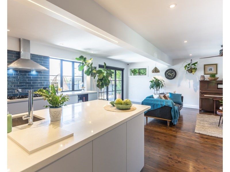 61 Patrick Cr, Saratoga NSW 2251