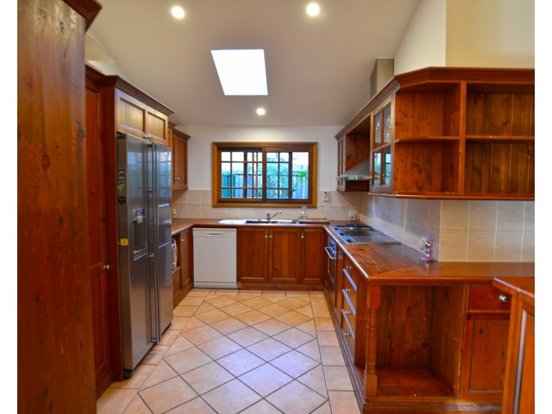 19 Waldron Rd, Kincumber NSW 2251