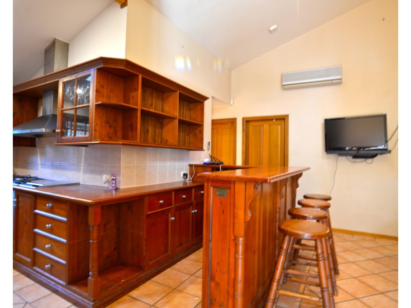 19 Waldron Rd, Kincumber NSW 2251