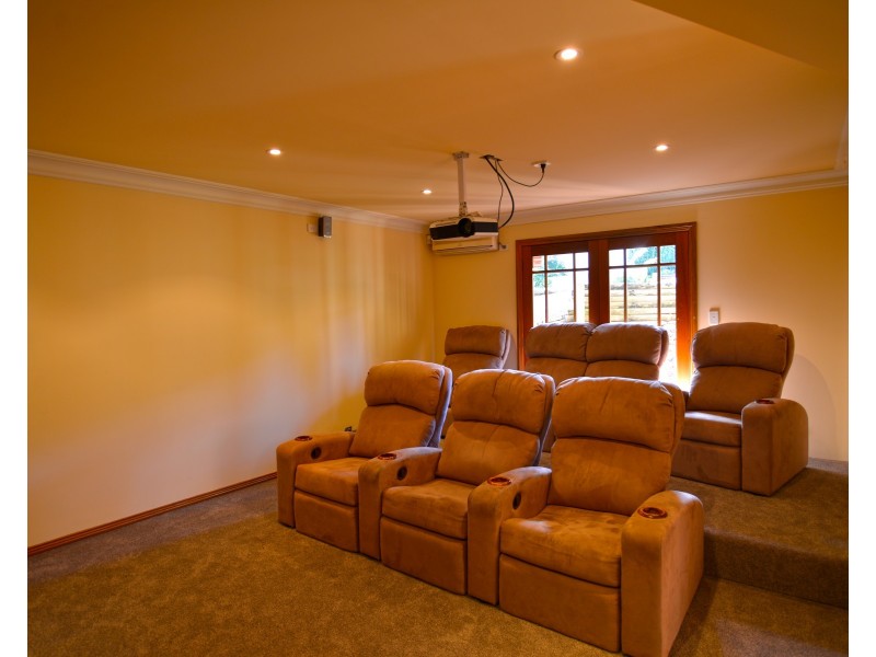 19 Waldron Rd, Kincumber NSW 2251